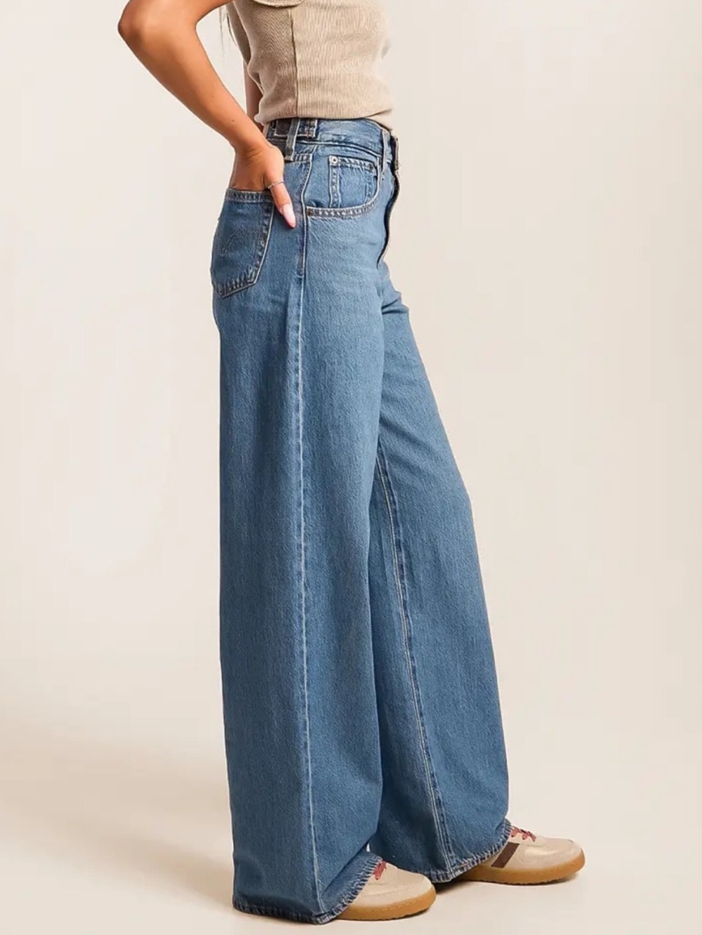 NWT Levi’s Cinch Baggy Wide Leg Jeans - Picture 2 of 4